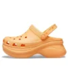 Classic Clog w stylu retro Crocs z grubą podeszwą – pomarańczowe sandały z motywem małego wieloryba
