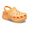 Classic Clog w stylu retro Crocs z grubą podeszwą – pomarańczowe sandały z motywem małego wieloryba