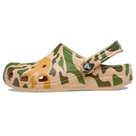 Classic Clog z nadrukiem kamuflażu „Khaki Green”