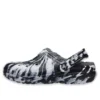 Classic Lined Clog na świeżym powietrzu „Marbled White Black”