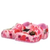 Crocs x A Bathing Ape Chodaki „Carnation”