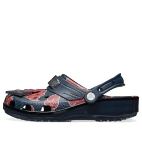 Crocs x Naruto Shippuden Classic Clog „Itachi”