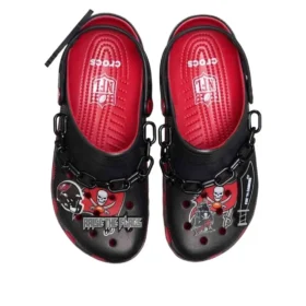 Crocs x NFL Classic Clog Tampa Bay Buccaneers „Black Red”