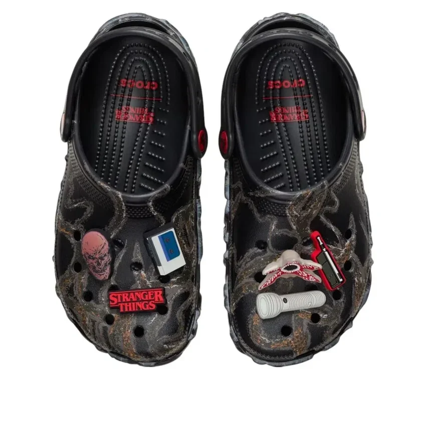 Crocs x Stranger Things Classic Clog „The Upside Down” Crocs x Stranger Things Classic Clog „The Upside Down”