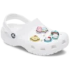 „Hello Kitty® i przyjaciele – zestaw 5 przypinek do butów Jibbitz” „Hello Kitty® i przyjaciele – zestaw 5 przypinek do butów Jibbitz”