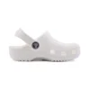 Klasyczne buty plażowe białe