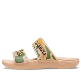 Klasyczne Crocs z nadrukiem w kamuflażu „Tan Green”