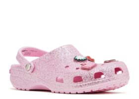 Mean Girls x Classic Clog „On Wednesdays We Wear Pink”