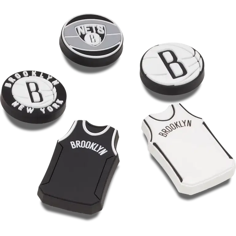 Przypinki Jibbitz™ NBA Brooklyn Nets – zestaw 5 sztuk Przypinki Jibbitz™ NBA Brooklyn Nets – zestaw 5 sztuk