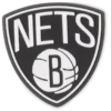 Przypinki Jibbitz™ z motywem drużyny NBA Brooklyn Nets Przypinki Jibbitz™ z motywem drużyny NBA Brooklyn Nets