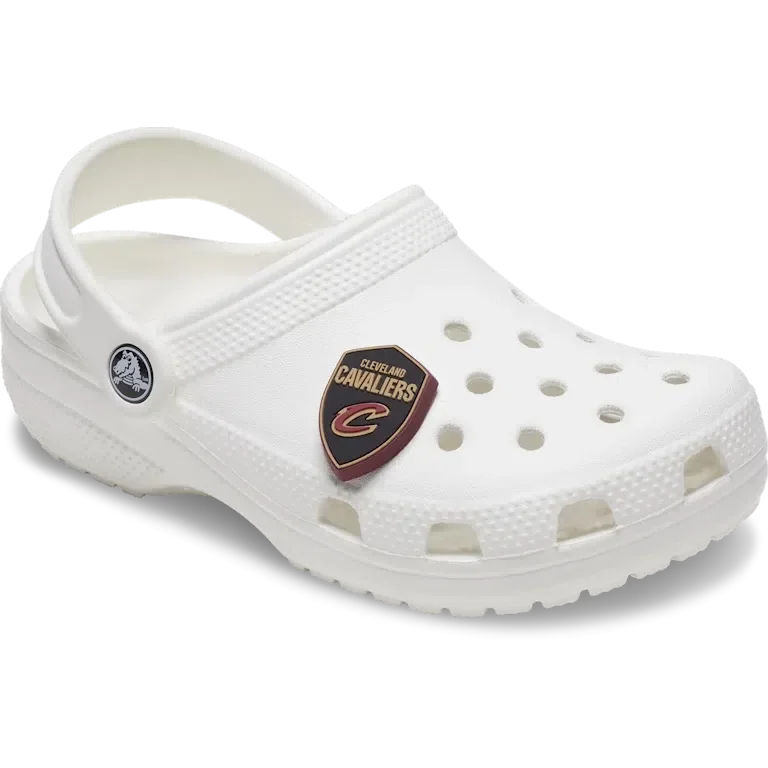 Przypinki Jibbitz™ z motywem drużyny NBA Cleveland Cavaliers Przypinki Jibbitz™ z motywem drużyny NBA Cleveland Cavaliers