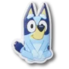Przypinki Jibbitz z motywem siedzącego Bluey’a