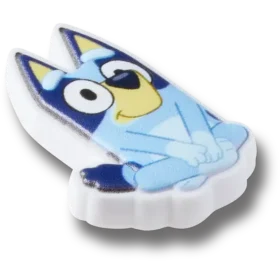 Przypinki Jibbitz z motywem siedzącego Bluey’a