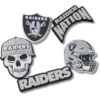 Zestaw 5 przypinek do butów Jibbitz™ z motywem drużyny NFL Las Vegas Raiders Zestaw 5 przypinek do butów Jibbitz™ z motywem drużyny NFL Las Vegas Raiders