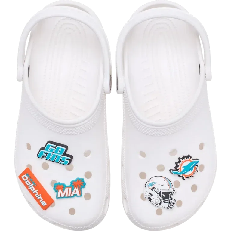 Zestaw 5 przypinek do butów Jibbitz z motywem drużyny NFL Miami Dolphins Zestaw 5 przypinek do butów Jibbitz z motywem drużyny NFL Miami Dolphins