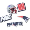 Zestaw 5 przypinek do butów Jibbitz z motywem drużyny NFL New England Patriots Zestaw 5 przypinek do butów Jibbitz z motywem drużyny NFL New England Patriots