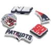Zestaw 5 przypinek do butów Jibbitz z motywem drużyny NFL New England Patriots Zestaw 5 przypinek do butów Jibbitz z motywem drużyny NFL New England Patriots