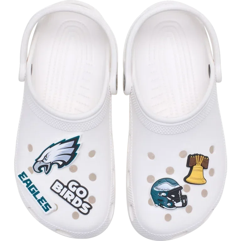 Zestaw 5 przypinek do butów Jibbitz z motywem drużyny NFL Philadelphia Eagles Zestaw 5 przypinek do butów Jibbitz z motywem drużyny NFL Philadelphia Eagles