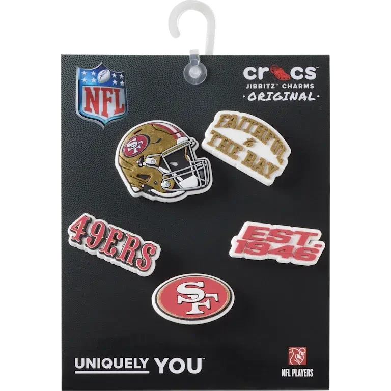 Zestaw 5 przypinek do butów Jibbitz z motywem drużyny NFL San Francisco 49ers Zestaw 5 przypinek do butów Jibbitz z motywem drużyny NFL San Francisco 49ers