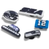 Zestaw 5 przypinek do butów Jibbitz z motywem drużyny NFL Seattle Seahawks Zestaw 5 przypinek do butów Jibbitz z motywem drużyny NFL Seattle Seahawks