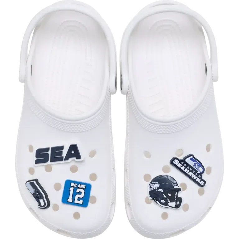 Zestaw 5 przypinek do butów Jibbitz z motywem drużyny NFL Seattle Seahawks Zestaw 5 przypinek do butów Jibbitz z motywem drużyny NFL Seattle Seahawks