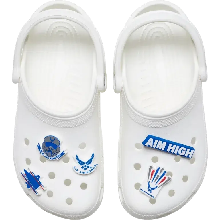 Zestaw 5 przypinek do butów Jibbitz™ z motywem Sił Zbrojnych USA – Siły Powietrzne Zestaw 5 przypinek do butów Jibbitz™ z motywem Sił Zbrojnych USA – Siły Powietrzne