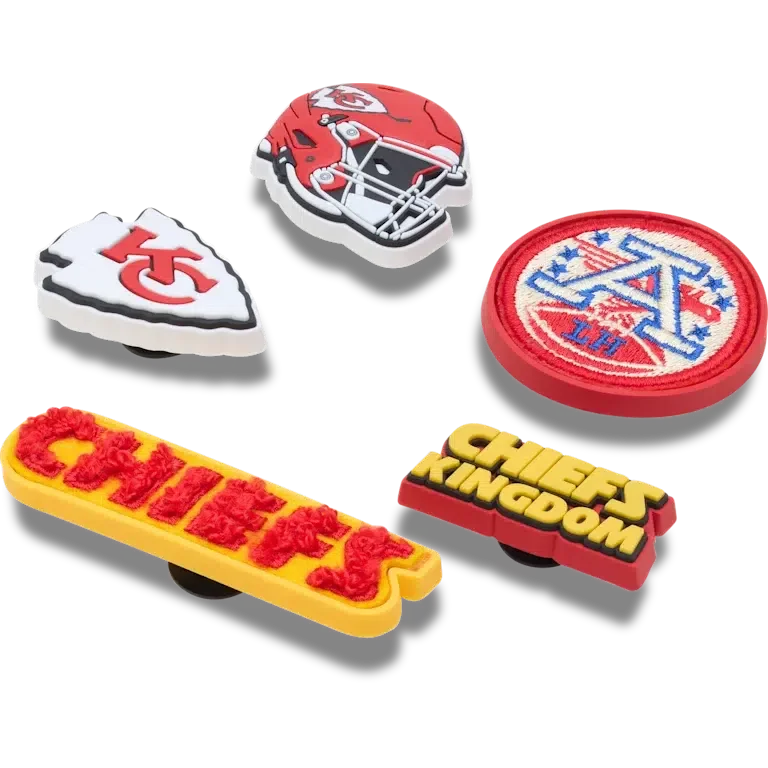 Zestaw 5 przypinek Jibbitz do butów z motywem drużyny NFL Kansas City Chiefs Zestaw 5 przypinek Jibbitz do butów z motywem drużyny NFL Kansas City Chiefs